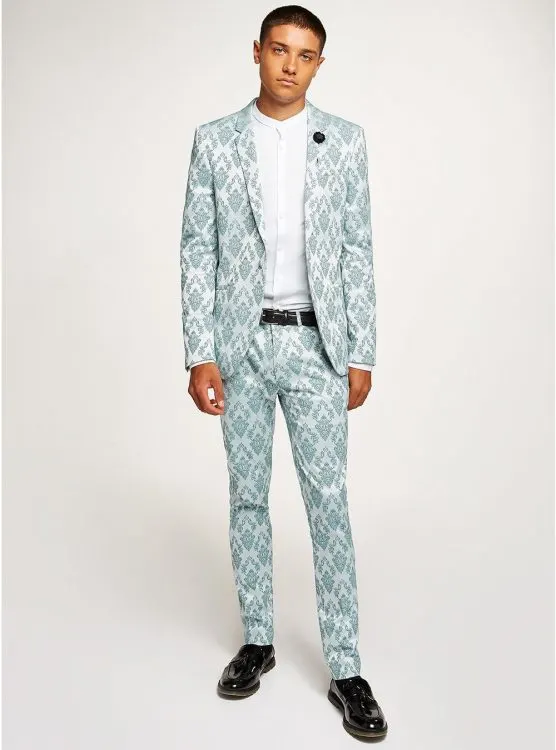 Tips for Wearing Casual Suits