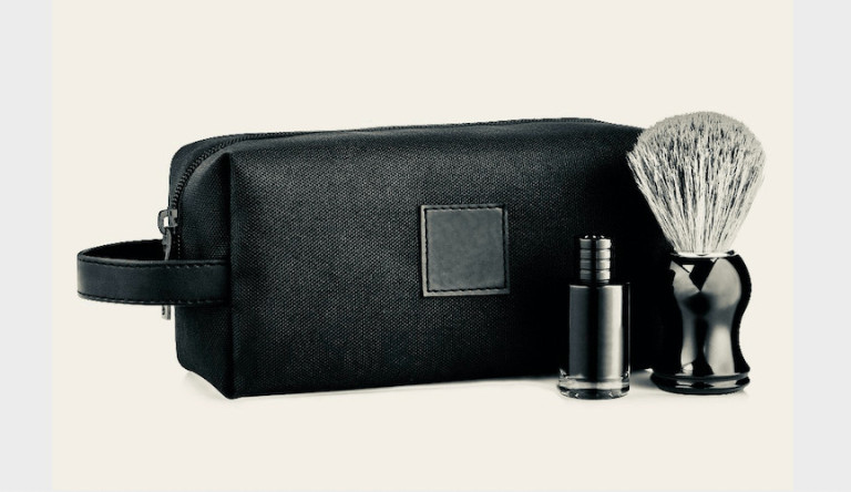 Black cosmeBlack cosmetic bag for mentic bag for men