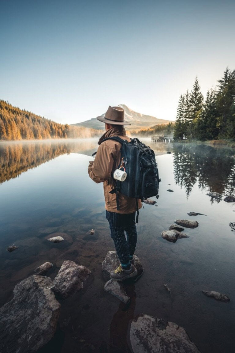hiking outfits men