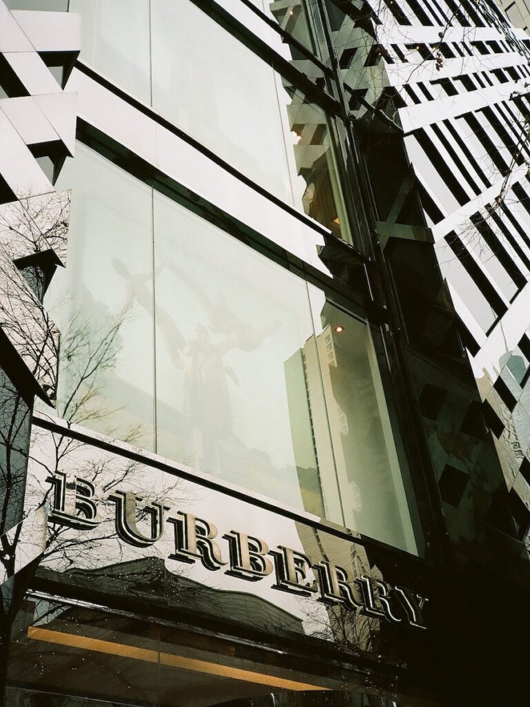 What Does Burberry Weekend Smell Like? Dapper Confidential